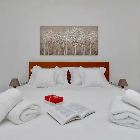 Villa Romance *