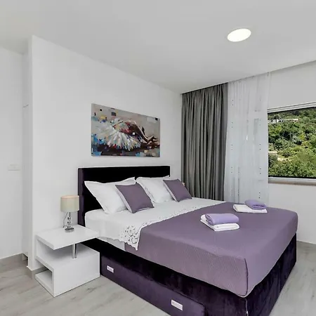 Villa Romance