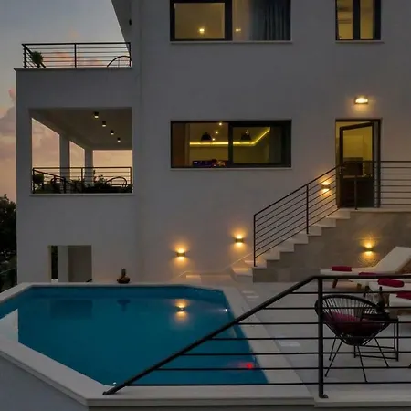 Villa Romance *