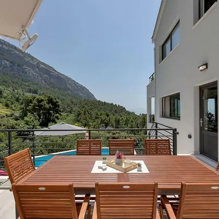 Villa Romance *