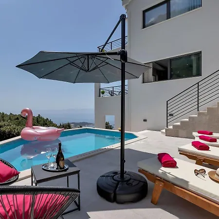 Villa Romance *